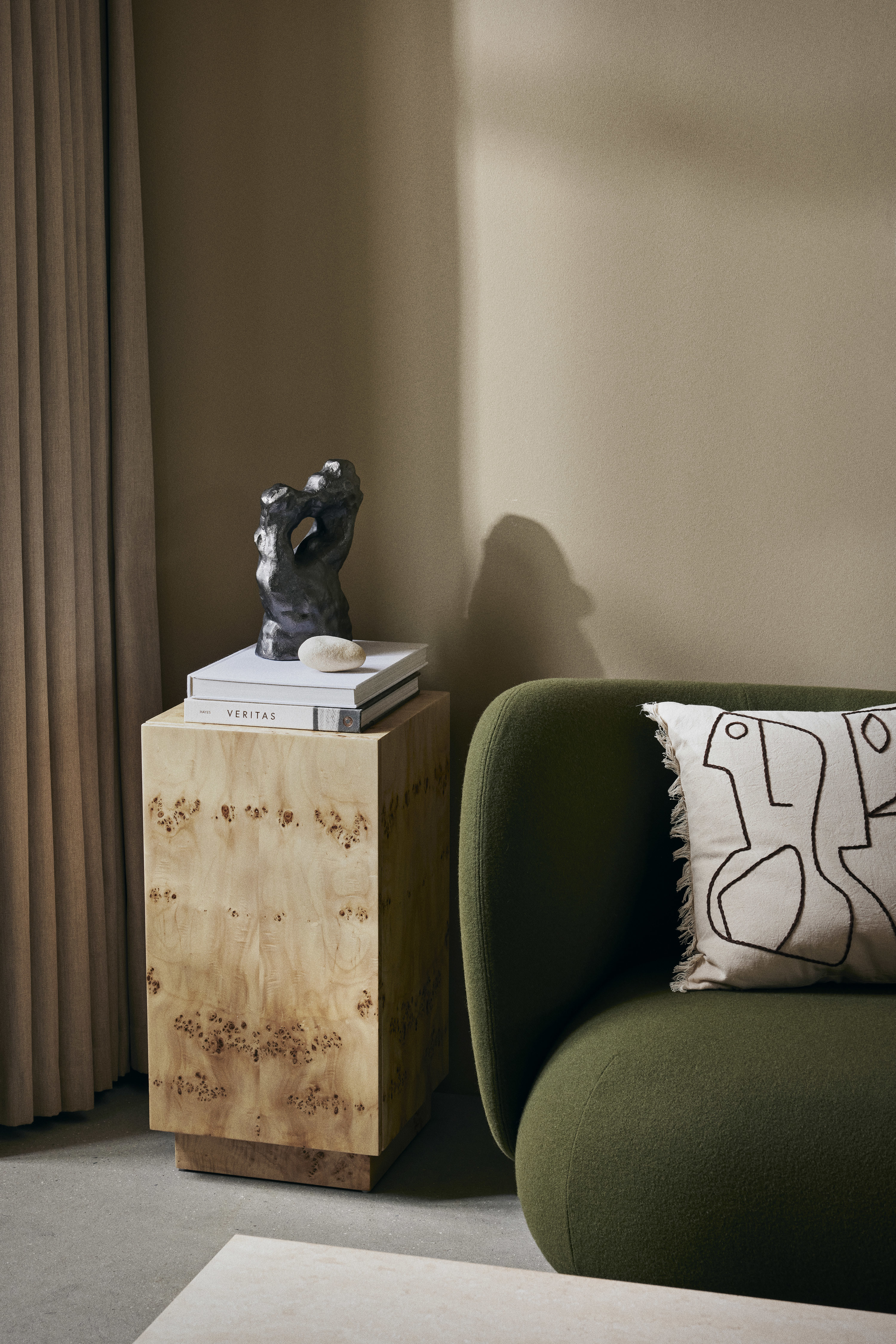 fermliving-aw23-burlsidetable-1104268388-01