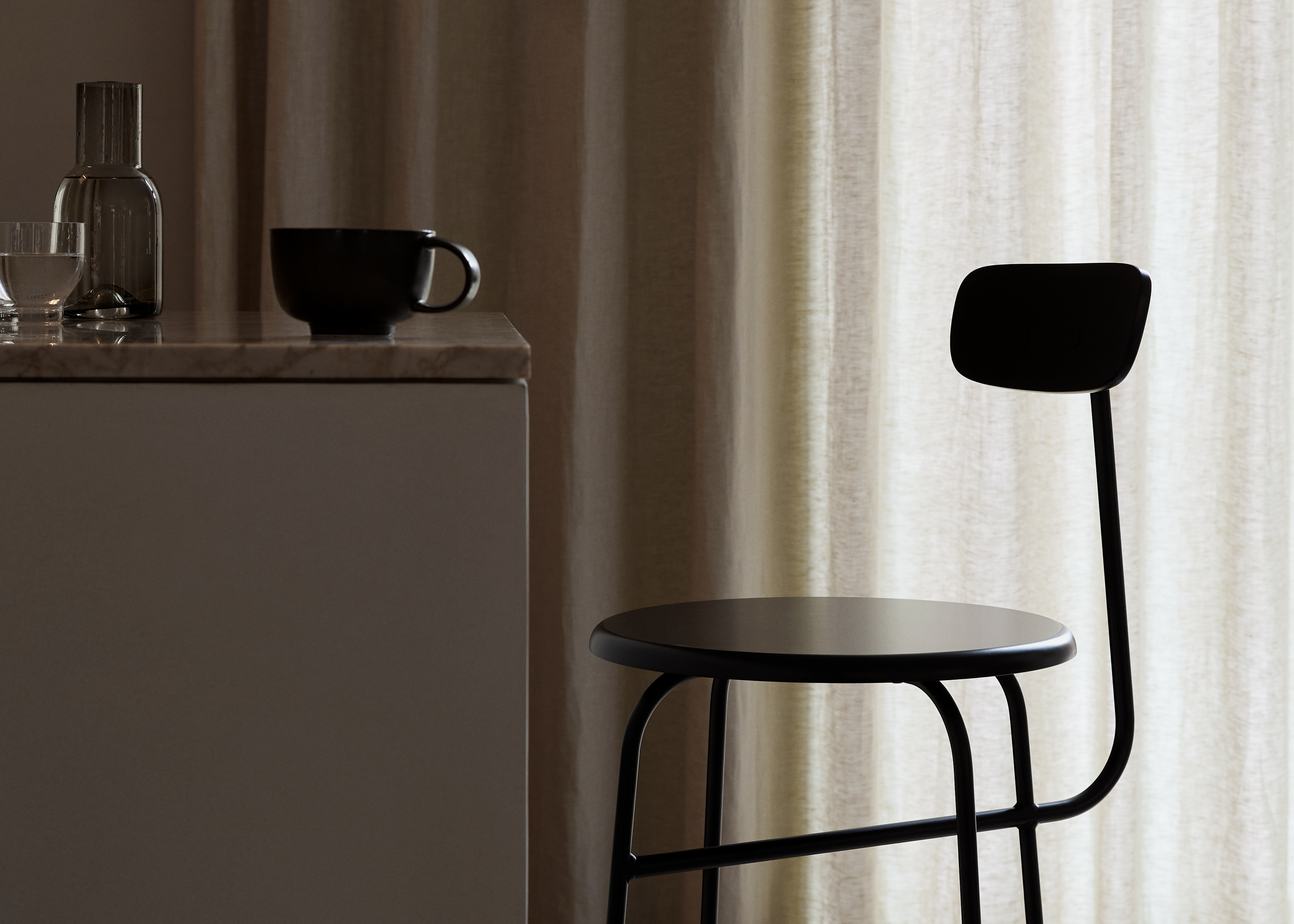 menu-afteroom-counter-chair-nndw-water-bottle-1